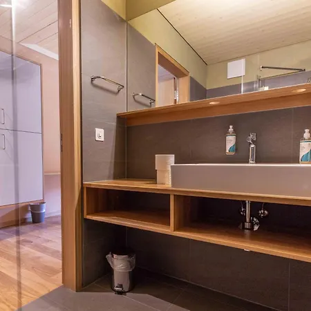 Aparthotel Chienehuus - Vegetarisches Und Seminarhaus Kiental